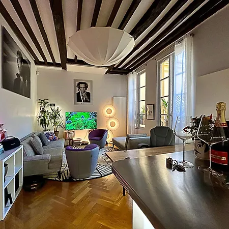 Fantastique Et Incroyable Le Marais Paryż