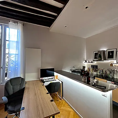 Appartement Fantastique Et Incroyable Le Marais